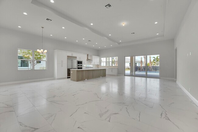 Photo - 9341 Crestview Cir