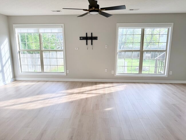 Photo - 588 Wellington Gardens Dr