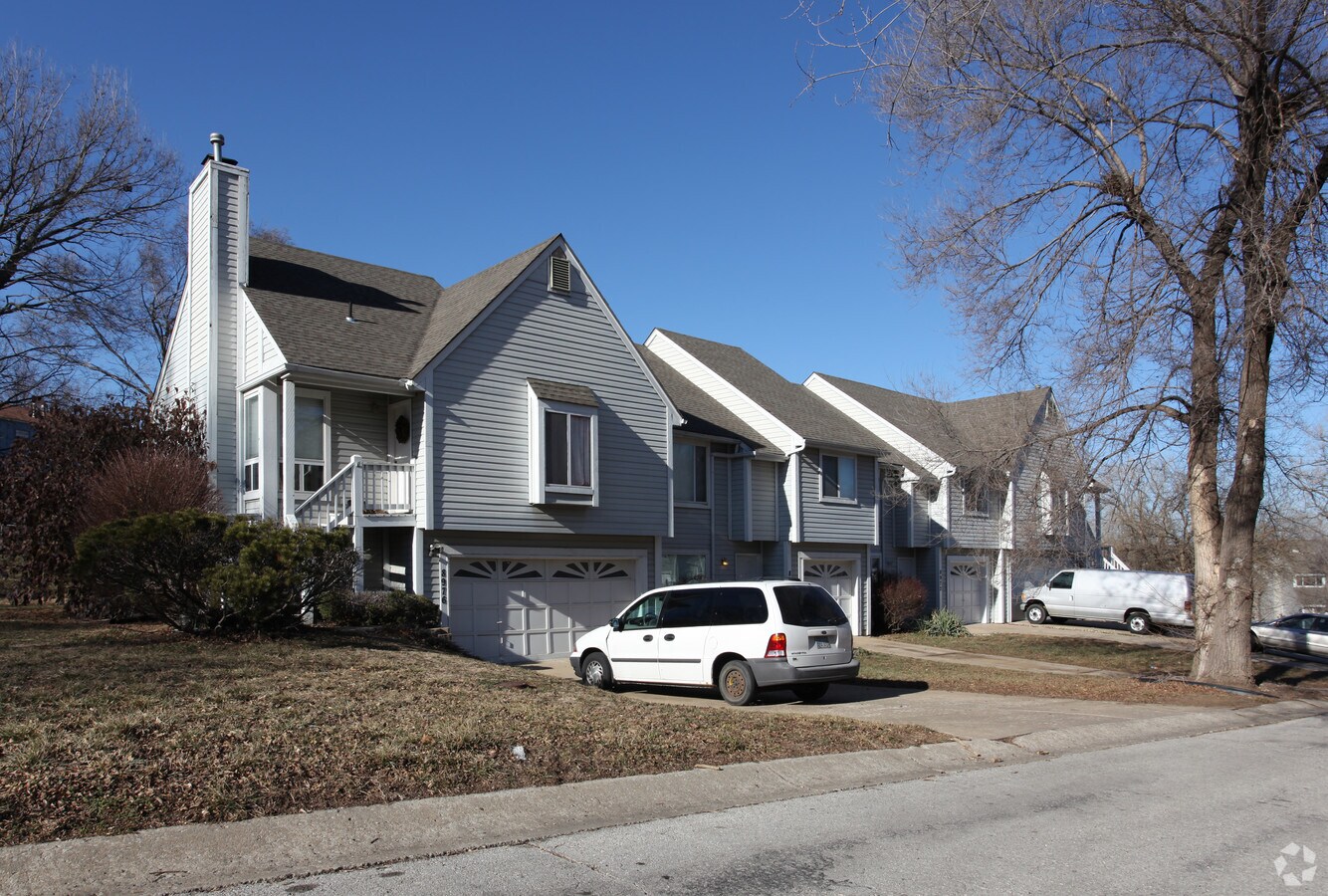 Photo - 8927-8933 Hauser St