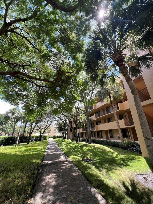 Building Photo - 8592 W Sunrise Blvd Unit 204