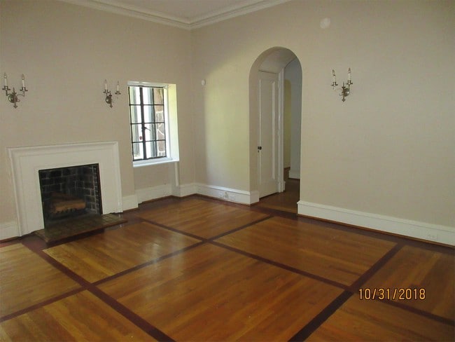 Photo - 70 N Monterey St