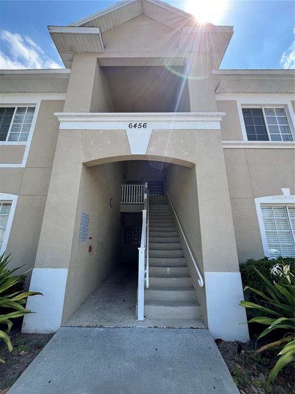 Building Photo - 6456 Cypressdale Dr Unit 202