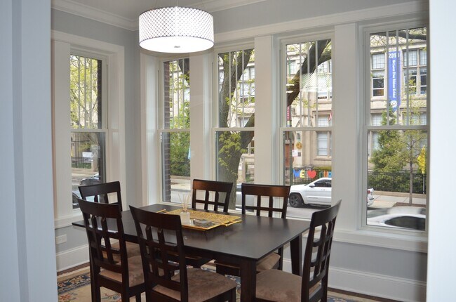 Photo - 735 W Belmont Ave Unidad 1F