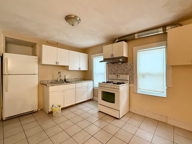 Photo - 115 Elmwood Ave Unit 115