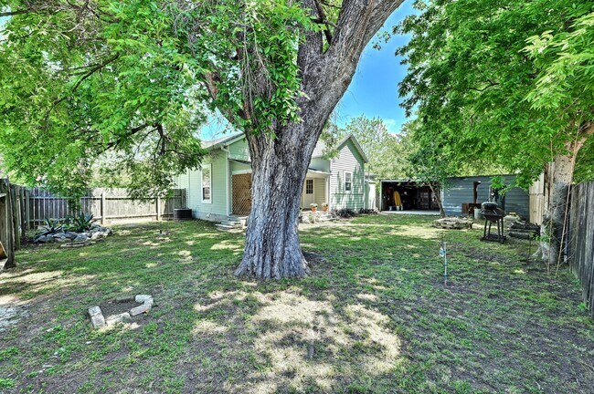 Photo - 1201 Farm St