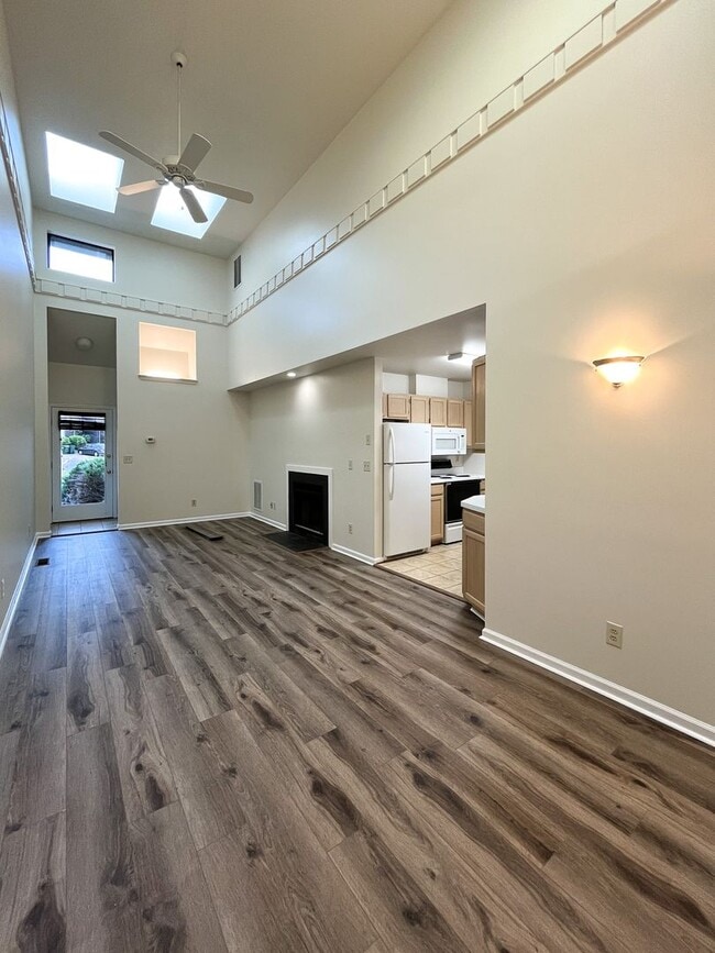 Building Photo - 2BD/2BA Townhouse - Stonefield & Alb. High...