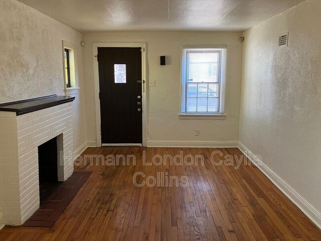 Photo - 241 Henquin Dr