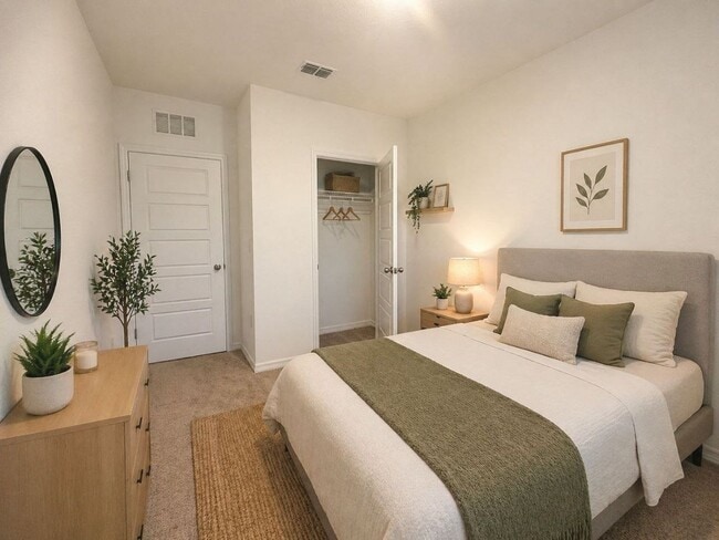 Photo - 2933 Canary Ave