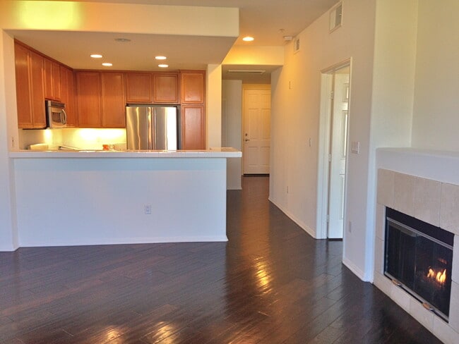 Photo - GORGEOUS TOP FLR CONDO BY CENTRAL PARK w/LAUNDRY+PATIO+2 CAR Parking