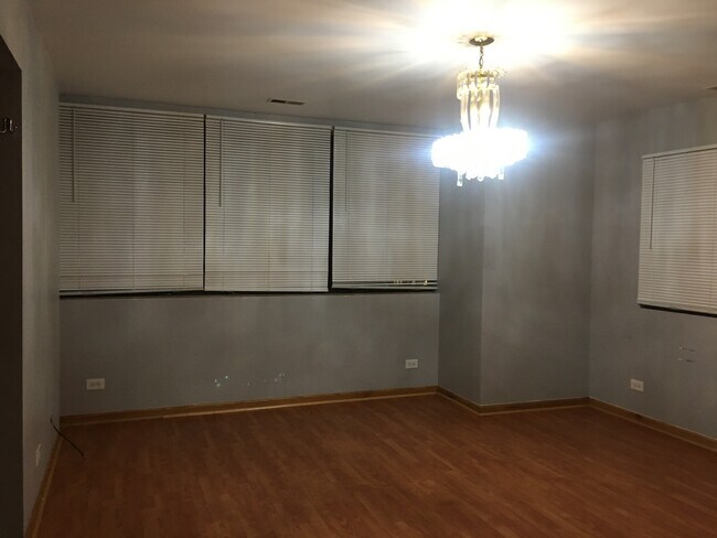 5912 S Archer Ave Unidad 3