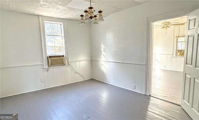 Photo - 3051 Wells St