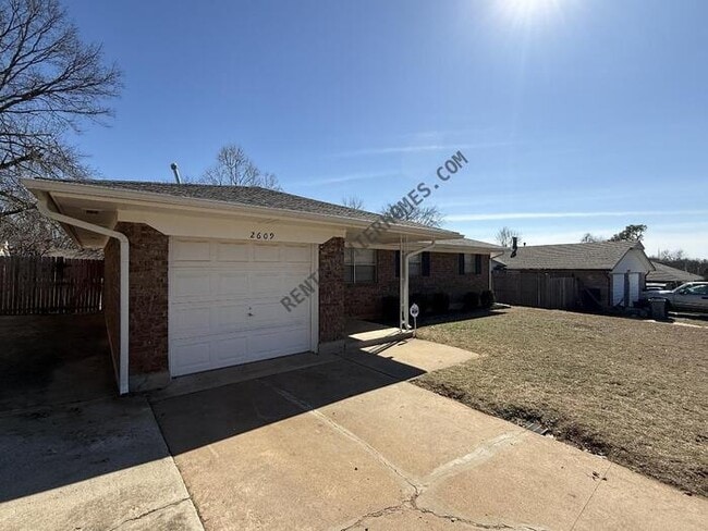 Photo - 2609 Wyandotte Way