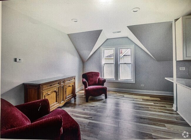 Building Photo - 8946 S Exchange Ave Unit Garden Rental