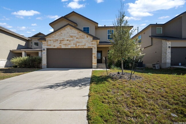 Building Photo - Open Floor Plan 4 Bed/2.5 Bath Home in Alamo Ranch