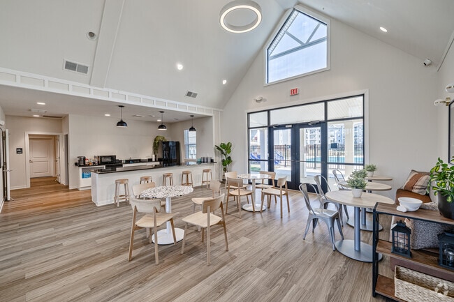 Clubhouse - Urbana at Hioaks