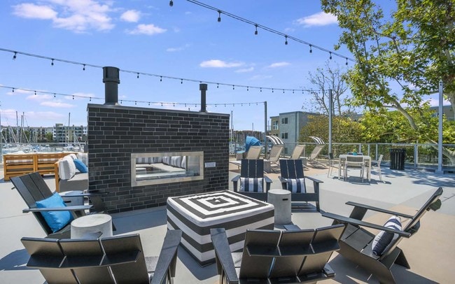 Wayfarer® Apartments + Marina