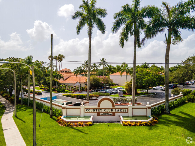 Country Club Lakes Apartments - Country Club Lakes Apartments