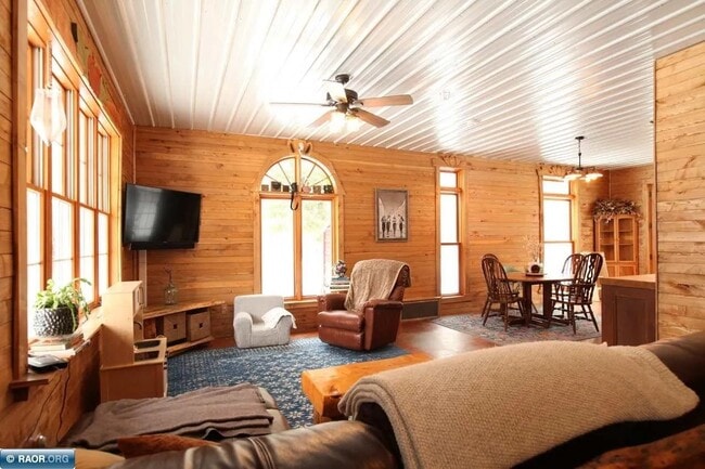 Photo - 9374 Alango Rd