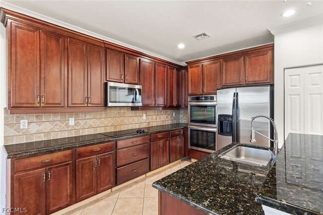 Photo - 17030 Tremont St