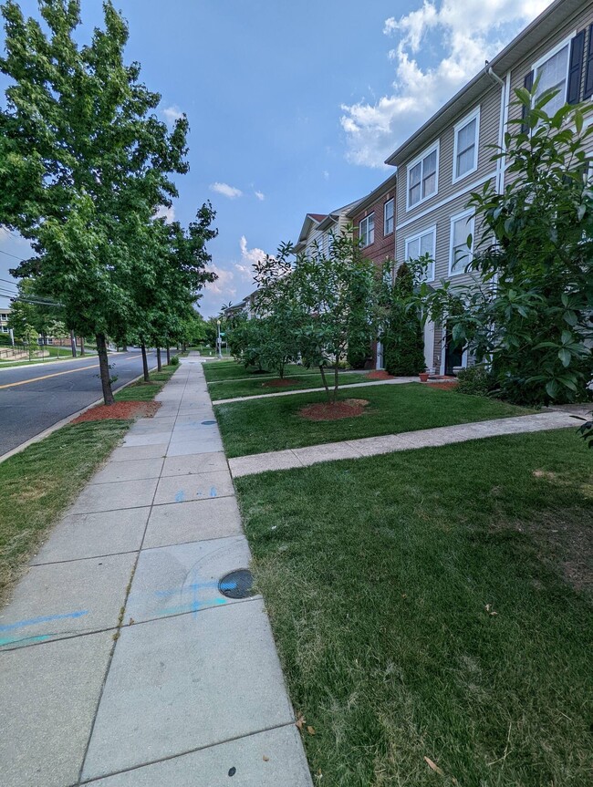 Photo - 3221 Stanton Rd SE