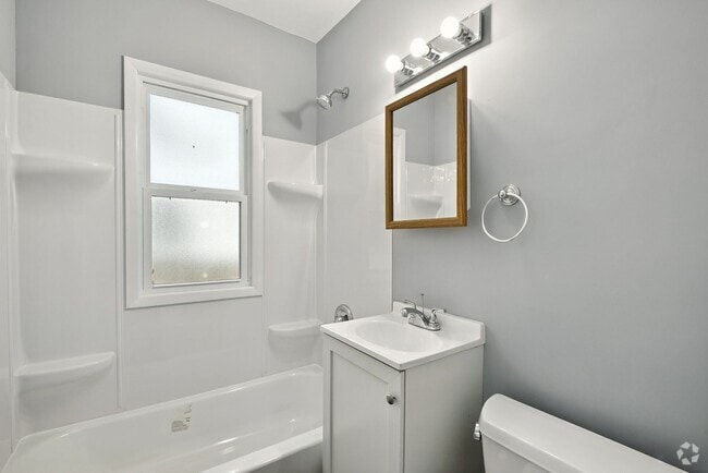 Building Photo - Huge 3 Bedroom Single Family Home in Minne...
