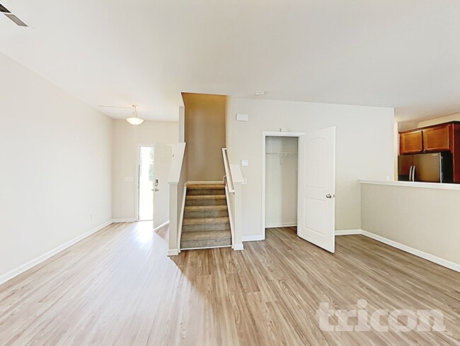 Photo - 1039 Manston Pl SW