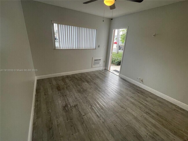 Photo - 2161 NE 42nd St Apartamento Unidad 2B