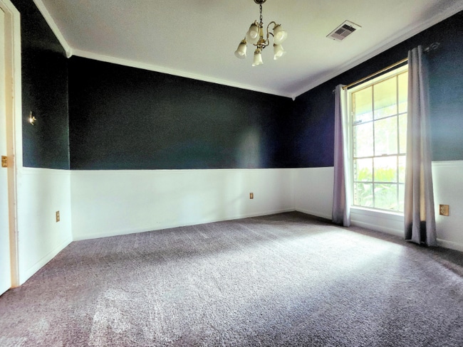 Photo - 5861 MacArthur Blvd