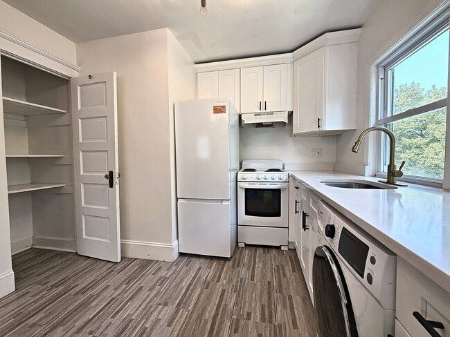 Photo - 111 Grand Ave Unit B