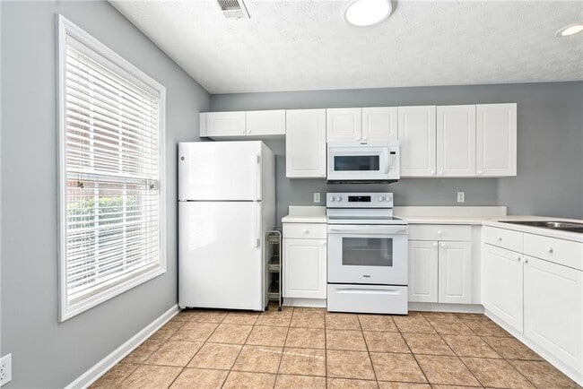 Photo - 1477 N Donahue Dr