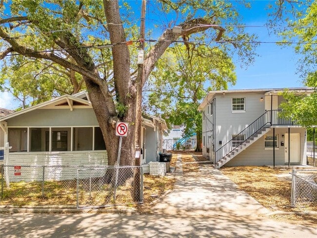 Building Photo - 1029 Colyer St
