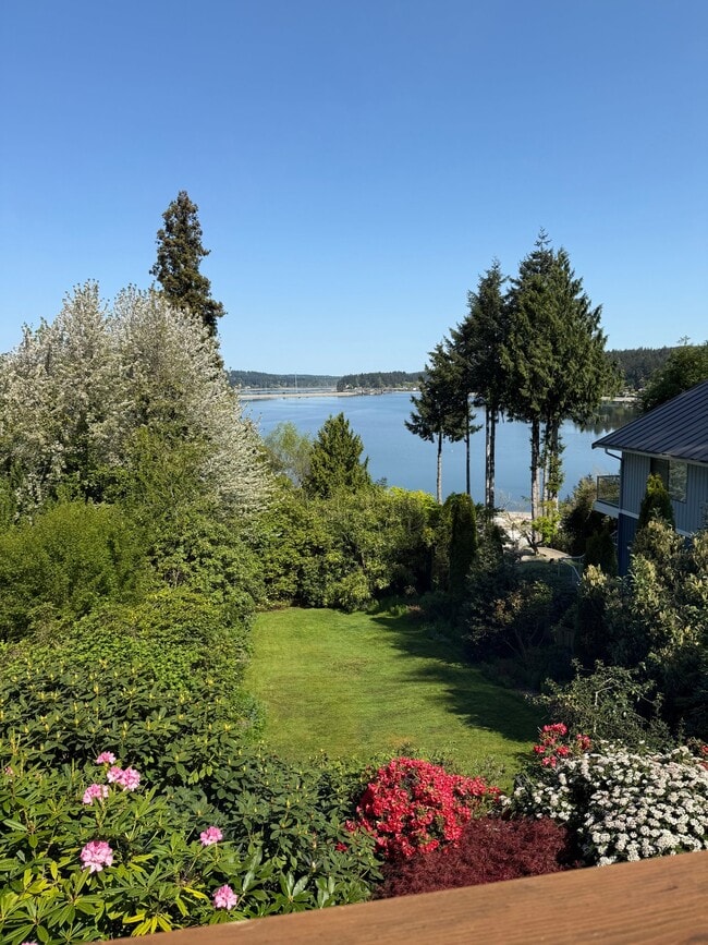 Building Photo - 6711 Sunset View Dr