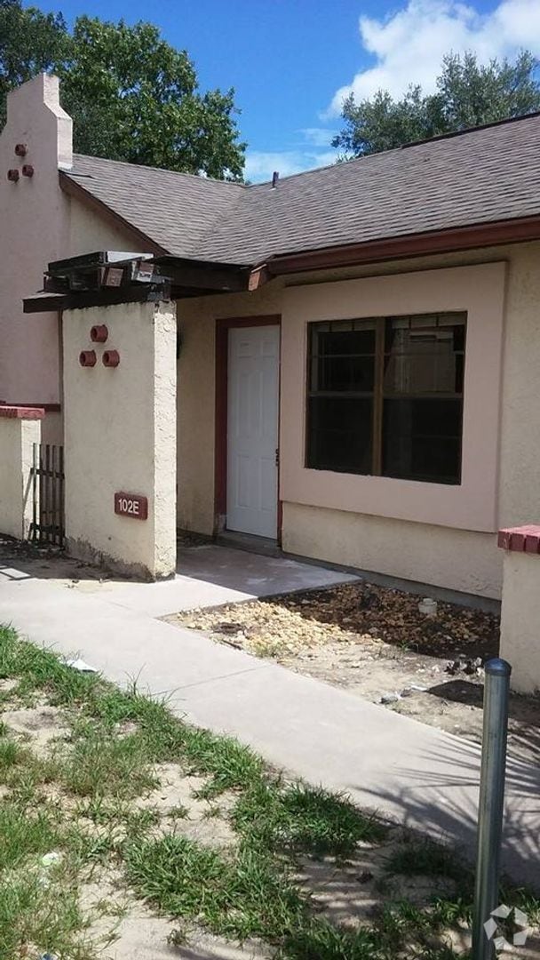 Building Photo - Welcome to Silver Springs Shores–Plaza Rid... Unit 102E Rental