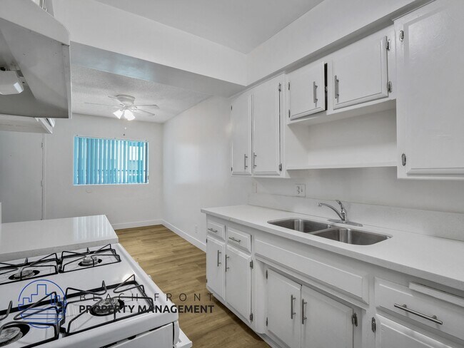 Photo - 868 Victor Ave.