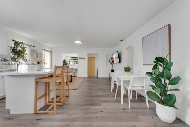 Photo - 180 NW 69th St