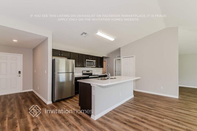 Photo - 410 Kostner St