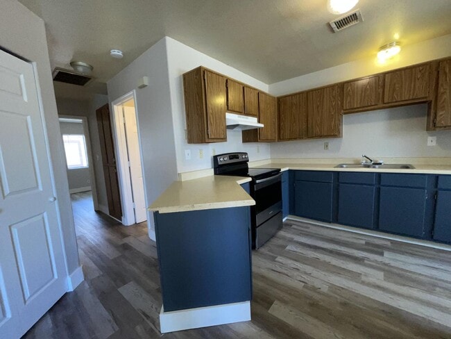 Photo - 2 bed 2 bath central location. Unit B