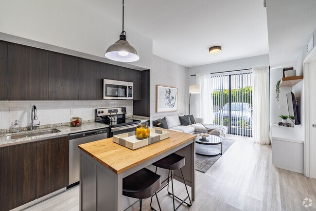 1BD, 1BA - 612SF - Living Room/Kitchen