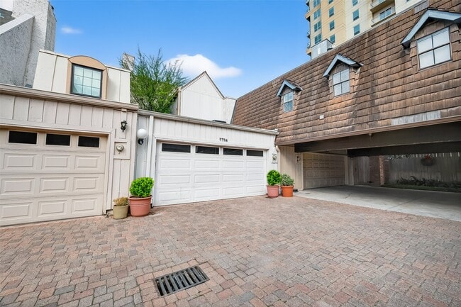 Photo - 5338 Brownway St Unit B19