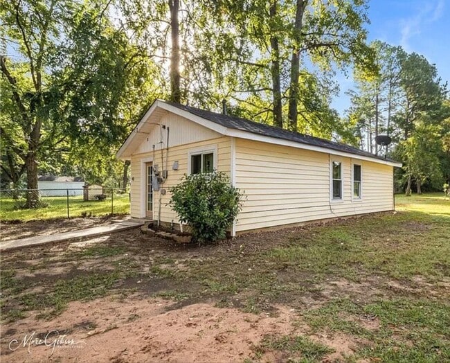 Photo - 2401 Amelia Ave