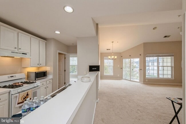 Photo - 25340 Lake Mist Square Unidad 301