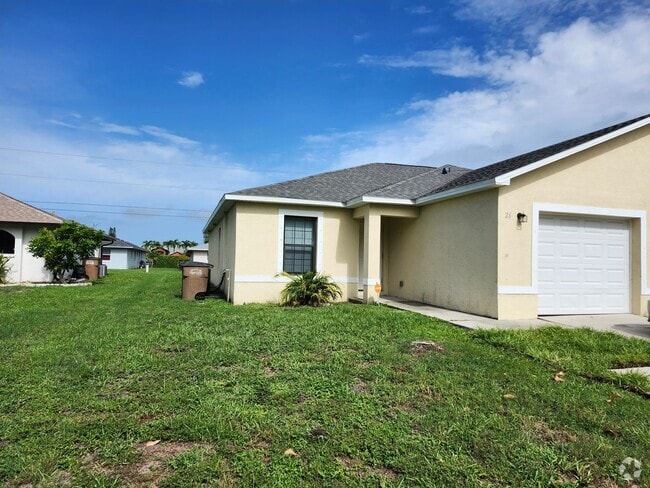 Building Photo - Exceptional 3 bed 2 bath 1 car garage dupl... Rental