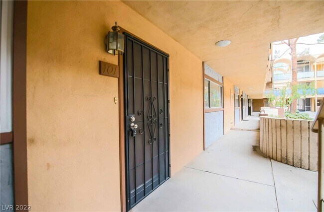 Photo - 356 E Desert Inn Rd Unit 101