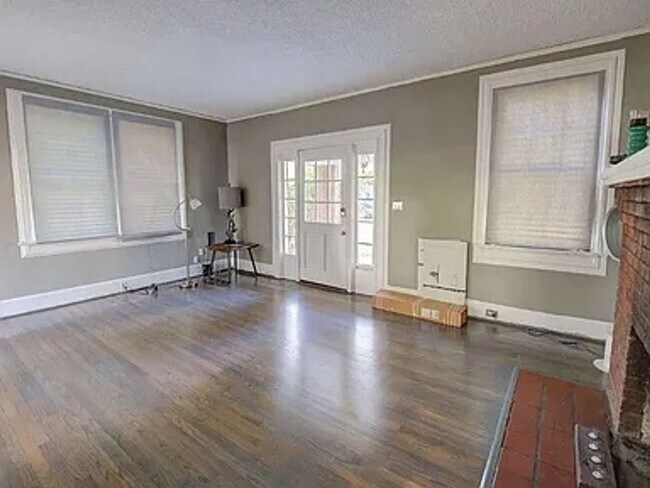 Photo - spick145-7 Unit 145