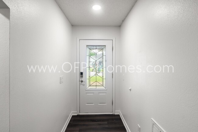 Photo - 1845 Brick Cir