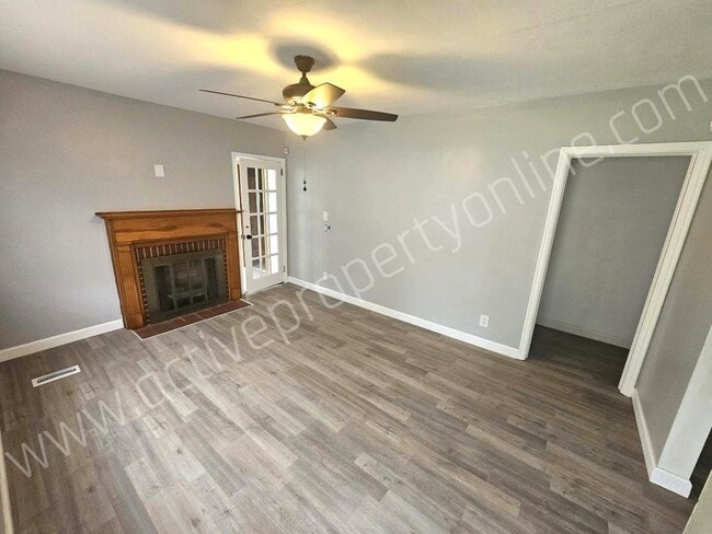 Photo - 1935 Northbrook Ave