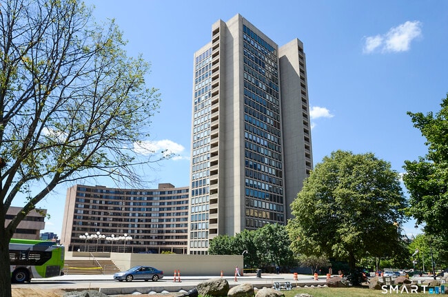 Building Photo - 1 Gold St Unit APT 3D