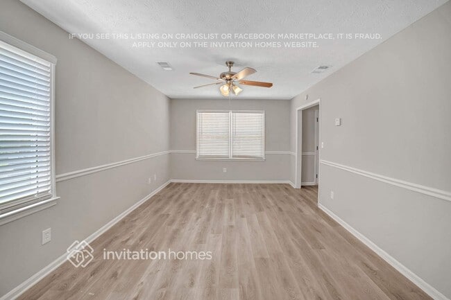 Photo - 568 Patterson Rd SW