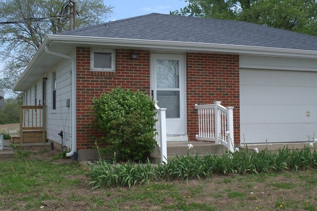 Photo - Nice 3 Bedroom Farm House In Fayette!