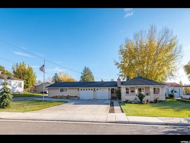 Photo - RES_6158LLC_DENSLEY_470 Unidad Downstairs